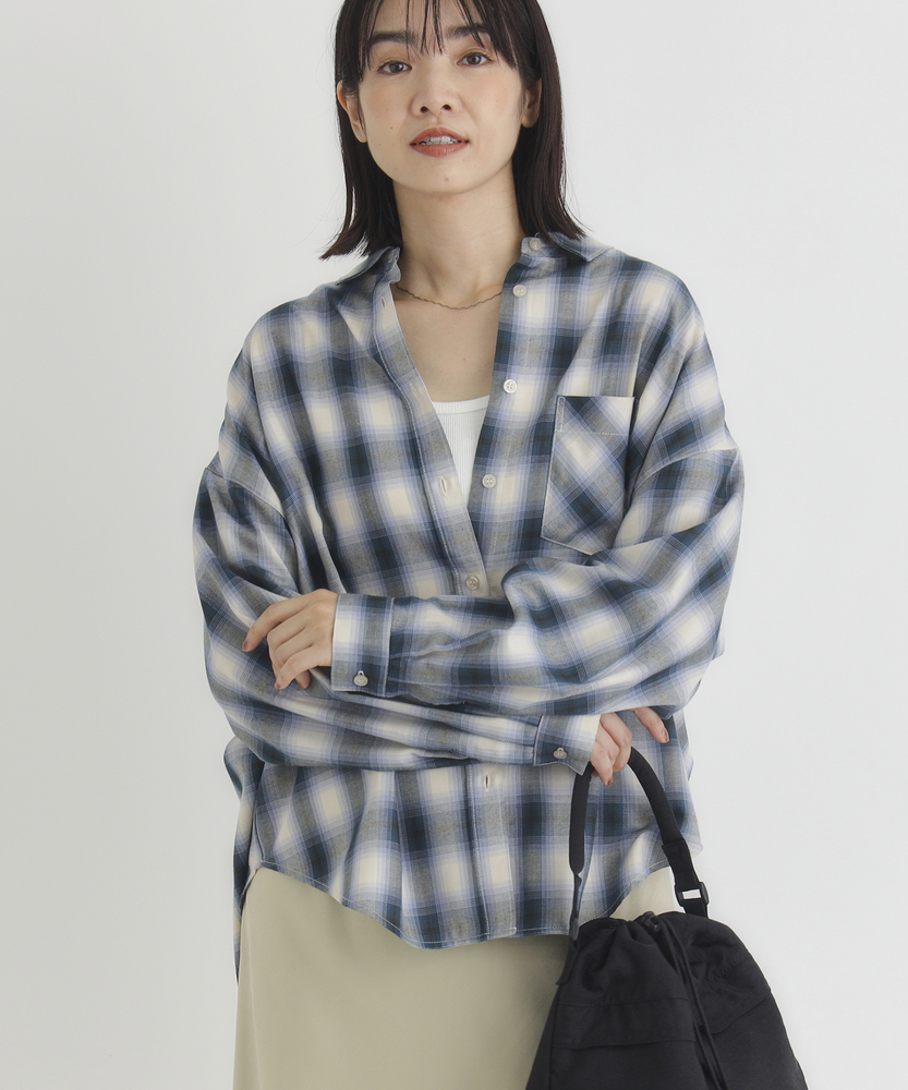 Right-on(近畿中国)の【店舗人気NO.1】オンブレチェックシャツ (ゆったりシルエット/前後差丈/ヒップまでカバー/体型カバー/親子でお揃い)