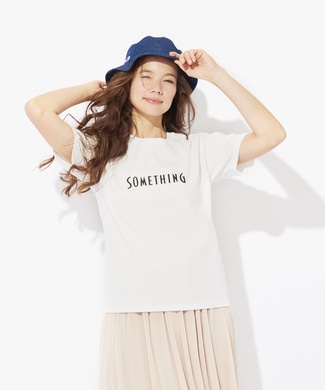 SOMETHING ロゴTシャツ レディース ホワイト