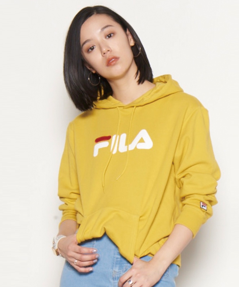 FILA ロゴ刺しゅうスウェットパーカー レディース ダークイエロー