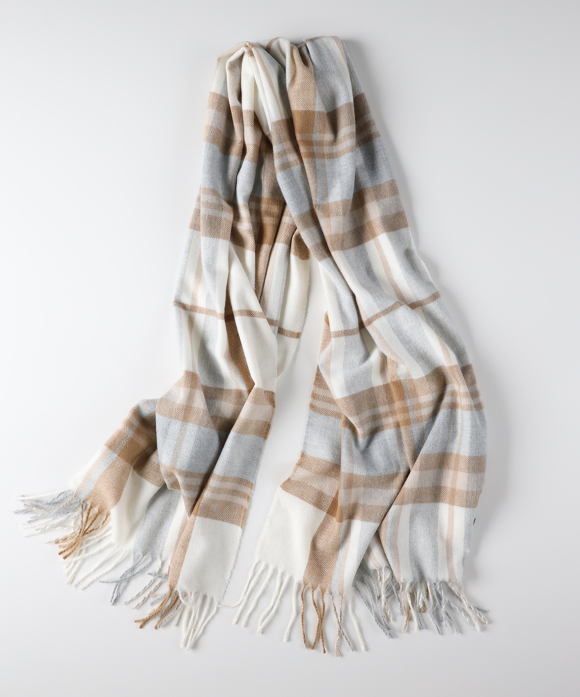 Right-on(近畿中国)のチェック柄大判ストール